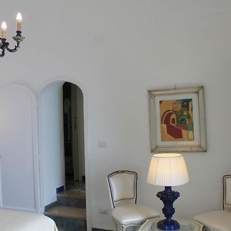 Queen View Apartment - No Kitchen Positano Esterno foto