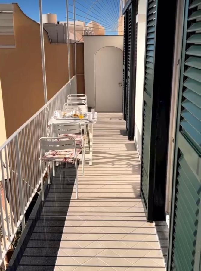 Queen View Apartment - No Kitchen Positano Esterno foto