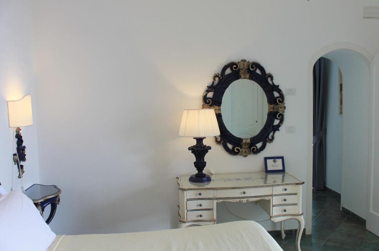 Queen View Apartment - No Kitchen Positano Esterno foto
