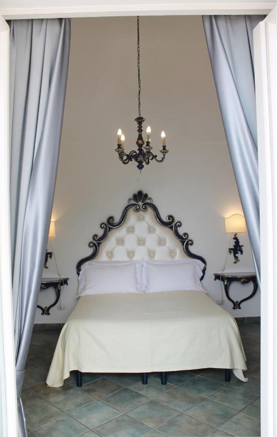 Queen View Apartment - No Kitchen Positano Esterno foto