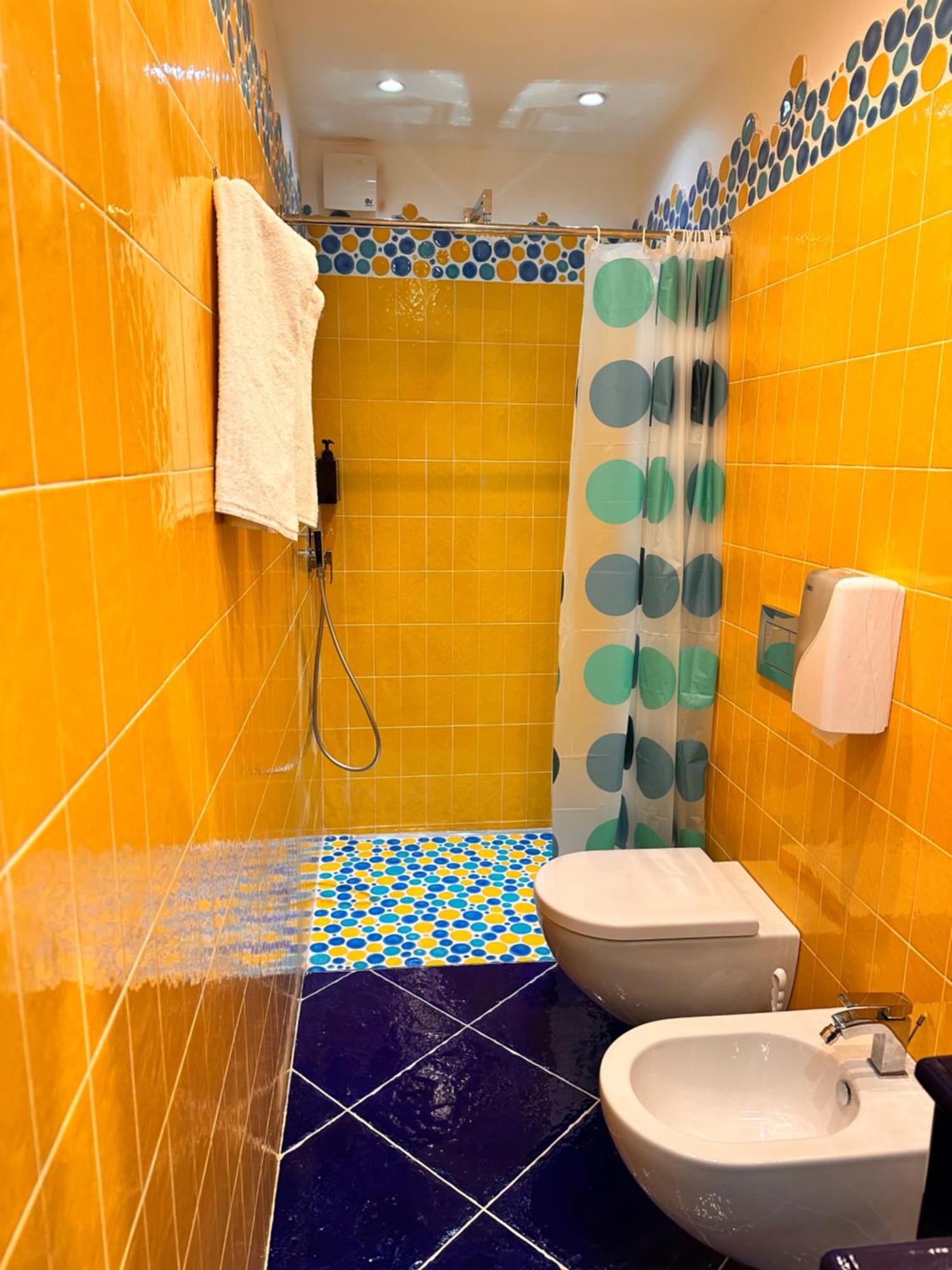 Queen View Apartment - No Kitchen Positano Esterno foto